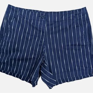 Nautica Women's Navy and White Striped Shorts Women's 12 Nautical Preppy Luxury